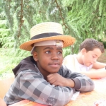 A l’ombre du grand cèdre…